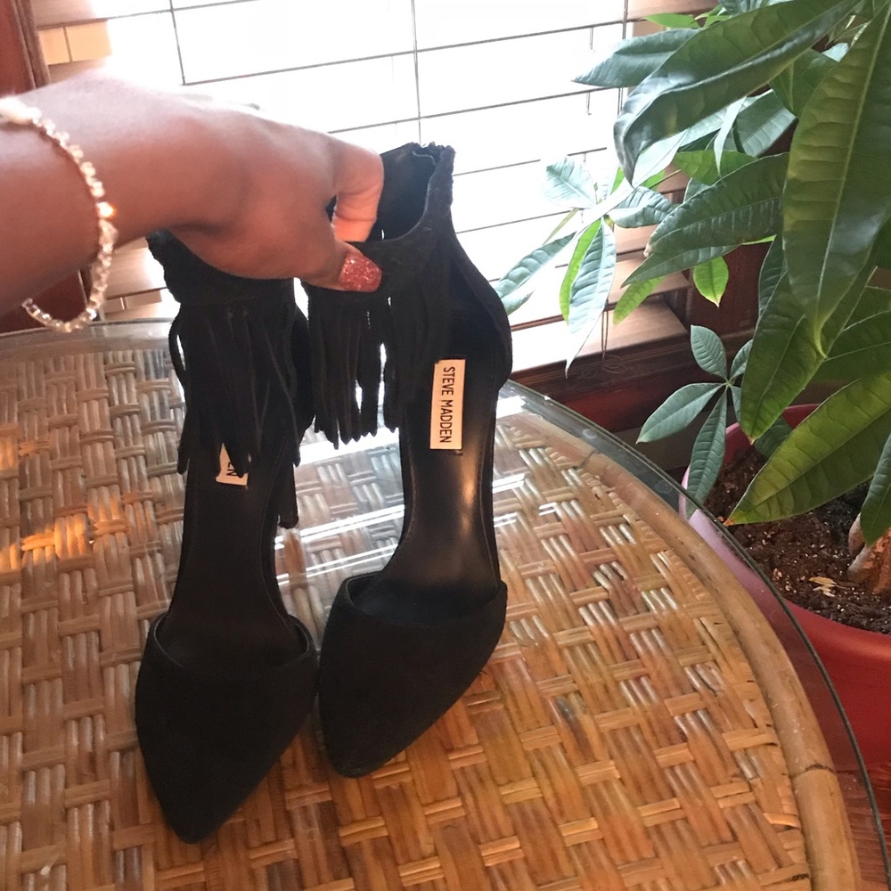 Black Fringe Pump - Picture 3 of 5